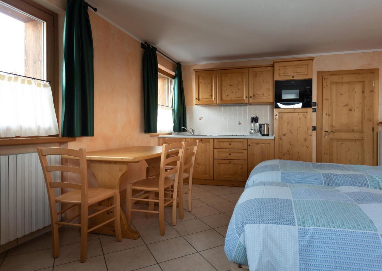 La Grolla Rooms & Apartments Livigno Exterior photo